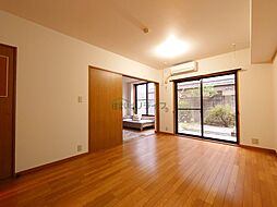 京王井の頭線 下北沢駅 徒歩7分の賃貸マンション 1階2LDKのリビング/ダイニング