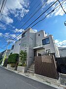 下北沢駅より徒歩9分 2階 築6年5ヶ月の賃貸物件