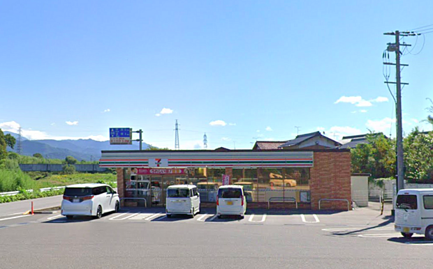 セブンイレブン彦根大堀町店　徒歩3分