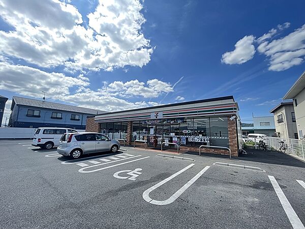 セブンイレブン南川瀬町店　徒歩1分