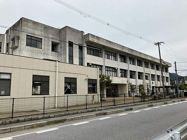 鳥居本小学校　徒歩２分