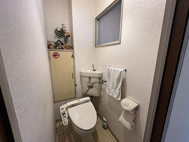 充分な広さのあるトイレです◎収納付きで便利です！