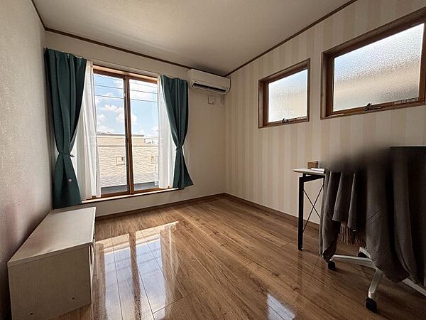 バルコニーに面したお部屋は、明るく風も入ってくるので快適な暮らしを送っていただけます♪