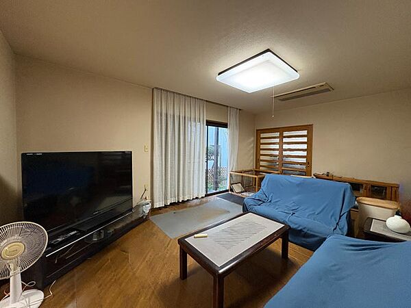 50坪の広いお土地にそびえ立つ中古戸建のご紹介です！