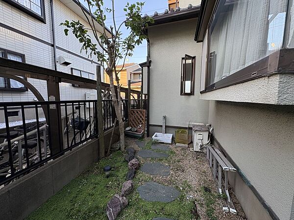 お庭は10坪以上あります！