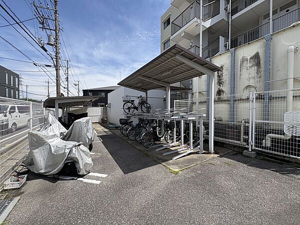 駐輪場スペースも充実しており、自転車を利用される方も安心です！