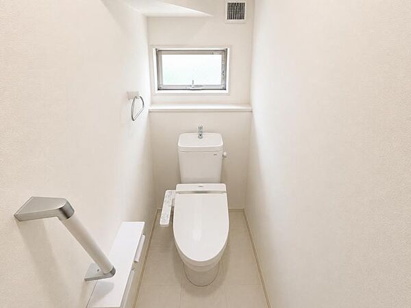 1階2階それぞれにトイレがあるので、ご家族が増えても安心ですね！