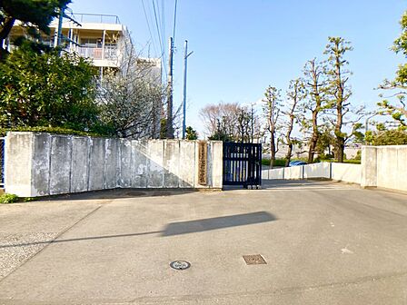 実花小学校まで1800m 徒歩約23分