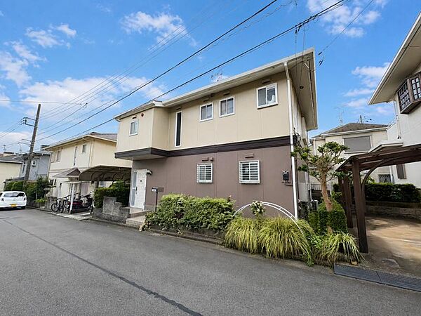 閑静な住宅地のため子育てファミリーにお勧めです（※一部CG加工により残置物を除去しています。）