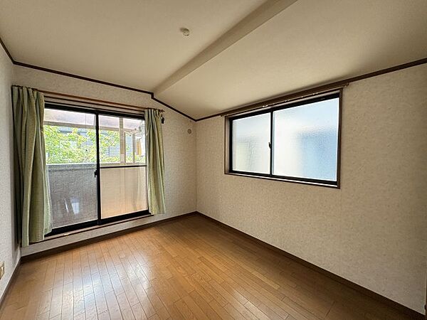 全居室2面採光で風通しも良好です♪