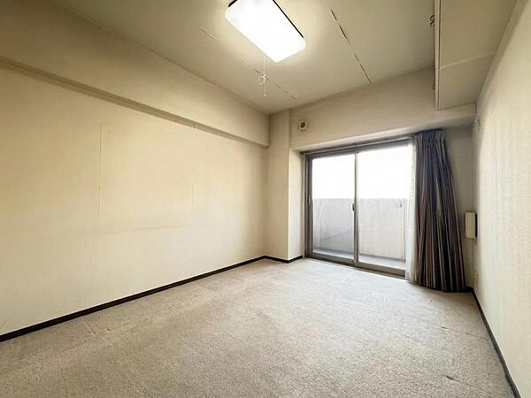 北側6.5帖の洋室はバルコニーに面しいます！