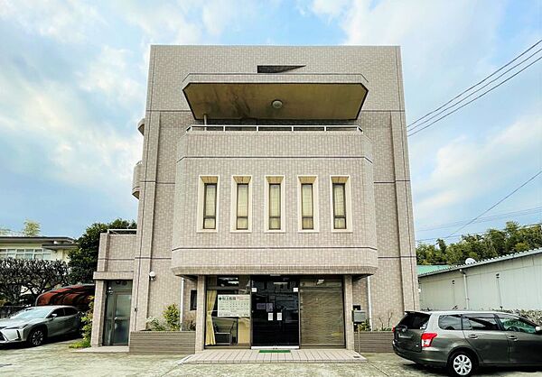 松上医院　約475ｍ　徒歩約6分●【診療科目】内科・小児科・外科／信頼される医療、こころ通う診療、きめ細かな説明を心がけ「街の身近な診療所」を目指しています。