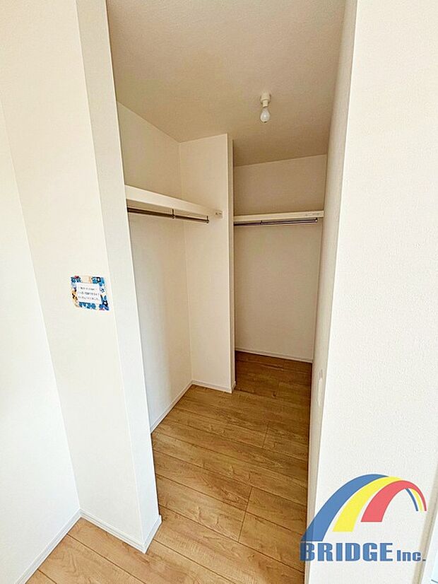 お洋服もたくさん収納できます