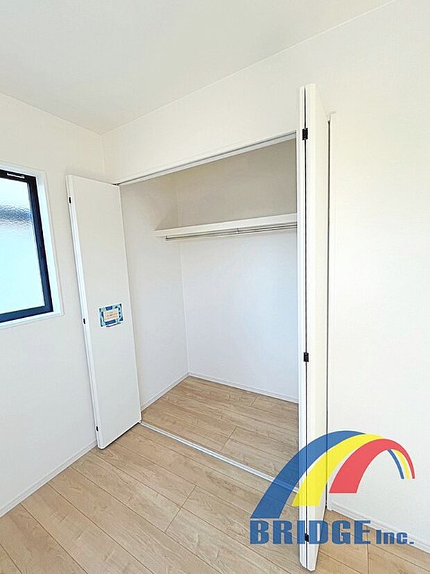 収納豊富で毎日のお洋服選びも楽しくなりそうですね