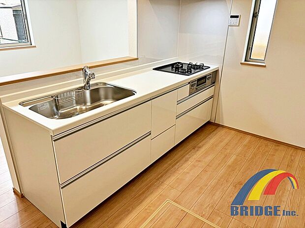 料理をしながらリビング全体を見渡せるカウンターキッチン