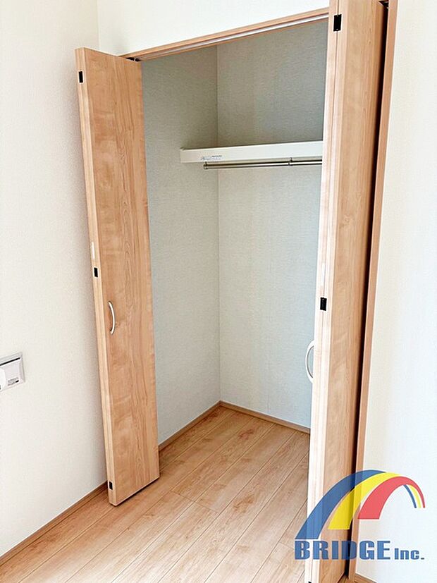 収納豊富で毎日のお洋服選びも楽しくなりそうですね