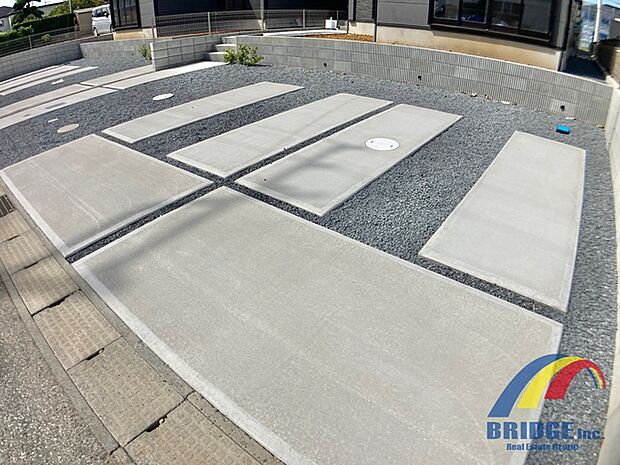 駐車スペースしっかり完備