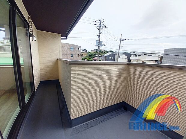 日当りの良い広々バルコニー