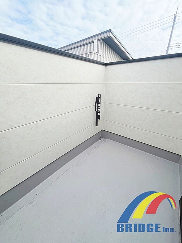 広々したバルコニーではお洗濯物を干すのも楽しくなりそうですね!