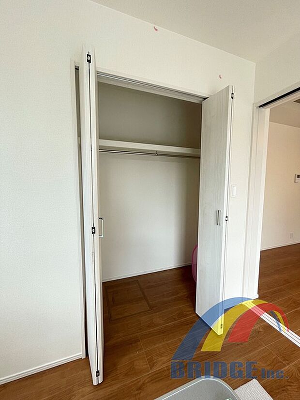 収納豊富で毎日のお洋服選びも楽しくなりそうですね