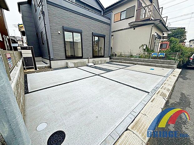 駐車スペースしっかり完備