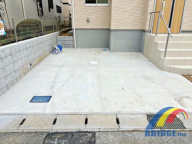 駐車スペースしっかり完備