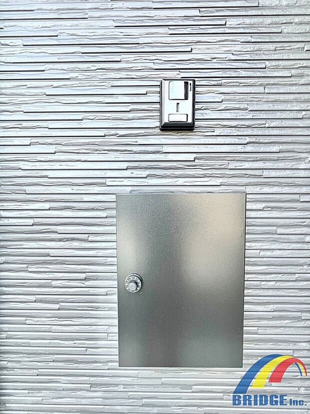 お家にマッチしておりお洒落なポスト