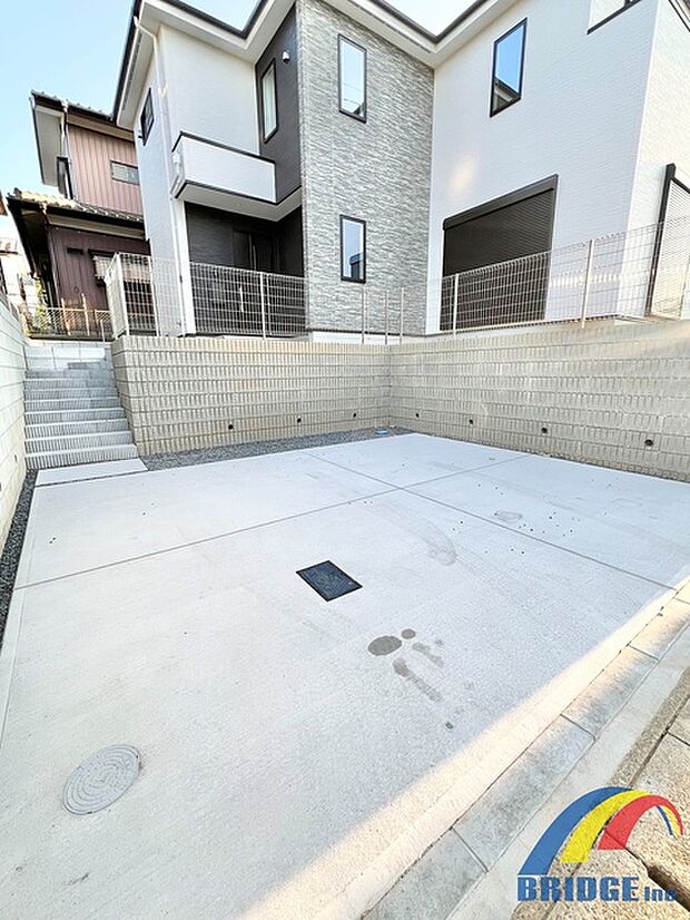 駐車スペースしっかり完備