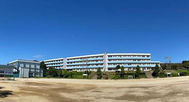 三田中学校(600m)