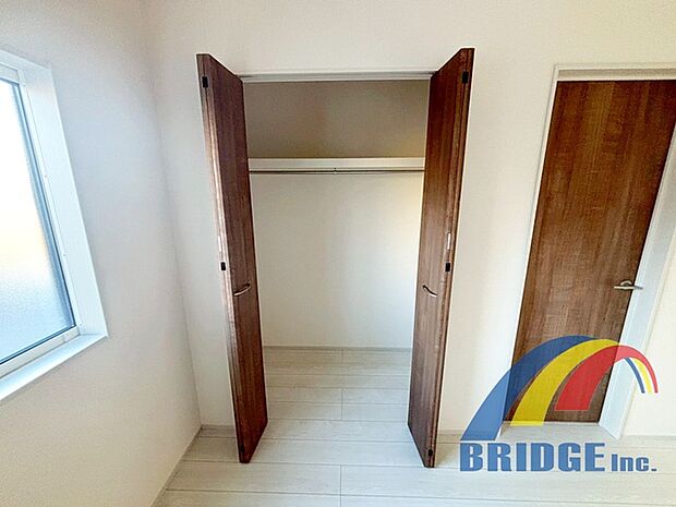 収納豊富で毎日のお洋服選びも楽しくなりそうですね