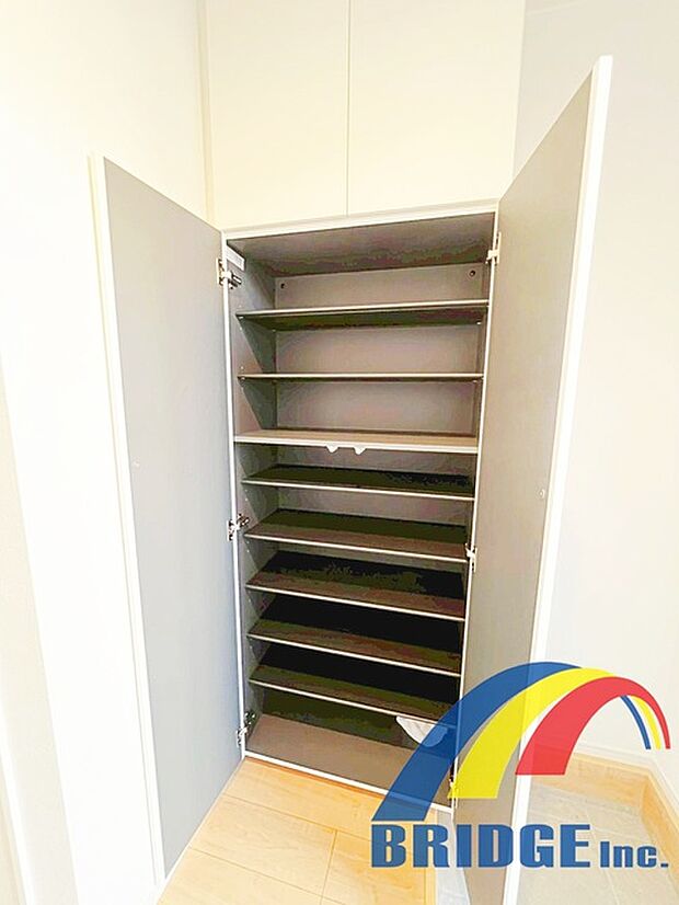 家族みんなのシューズもすっきり収納できる