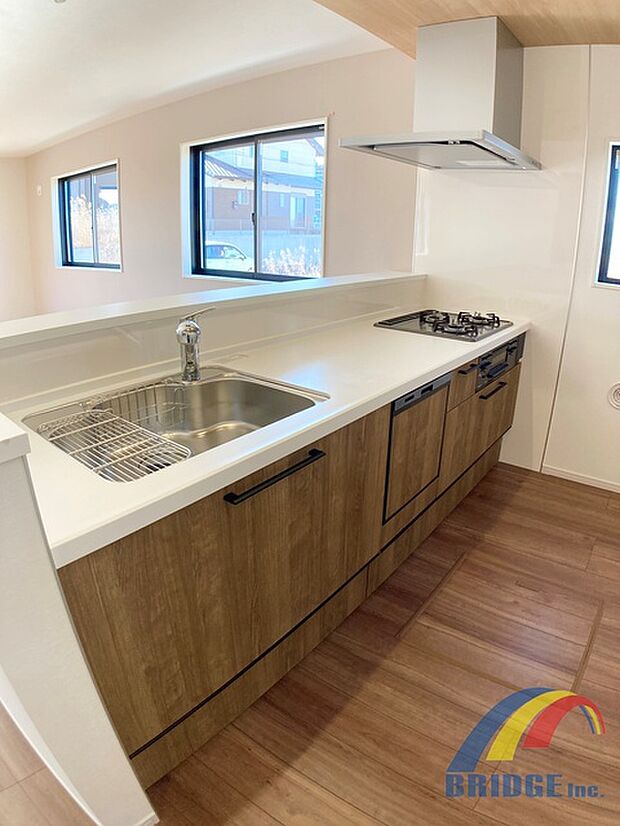 料理をしながらリビング全体を見渡せるカウンターキッチン