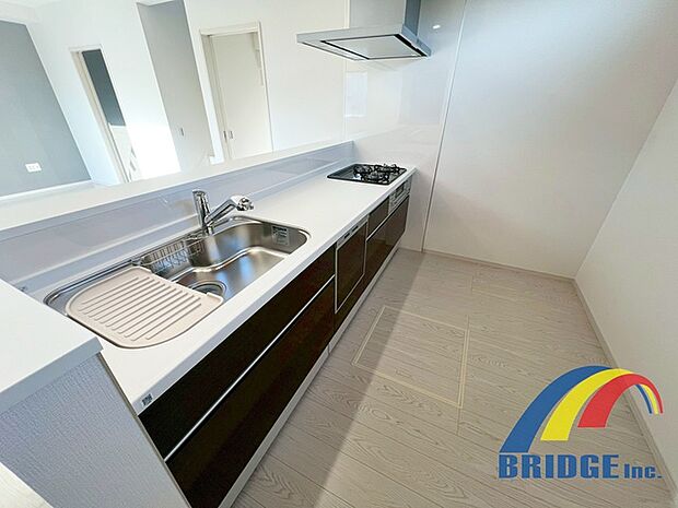 カウンター付きシステムキッチン