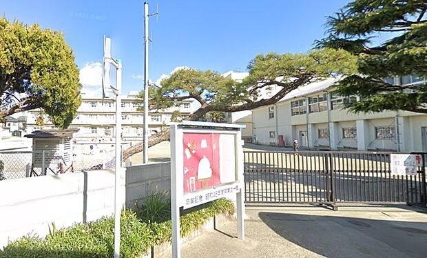 千葉市立稲毛小学校（750m）