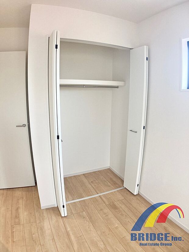 収納豊富で毎日のお洋服選びも楽しくなりそうですね