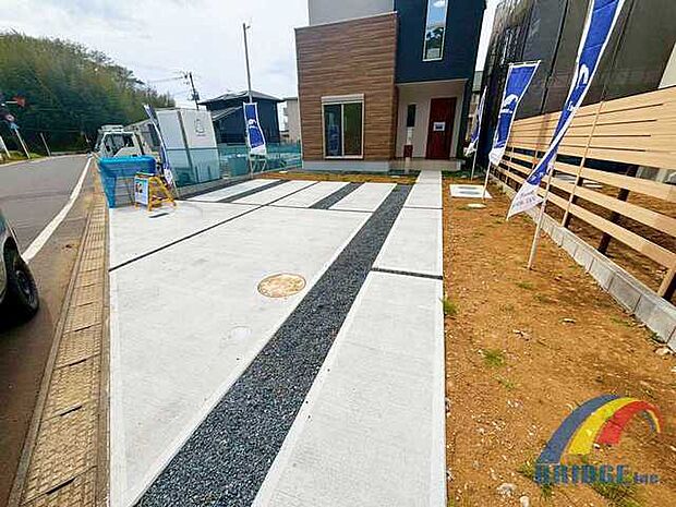 駐車3台以上可能で来客も安心