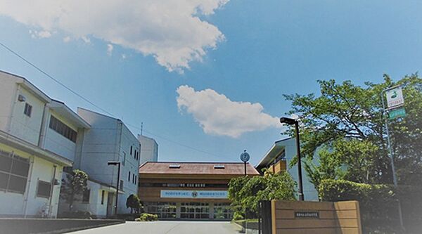 臼井西中学校（1100m）