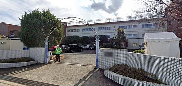 我孫子市立湖北台西小学校（268m）