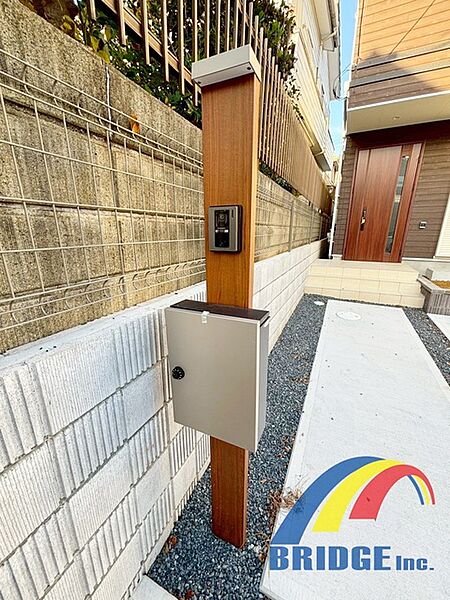 お家にマッチしておりお洒落なポスト