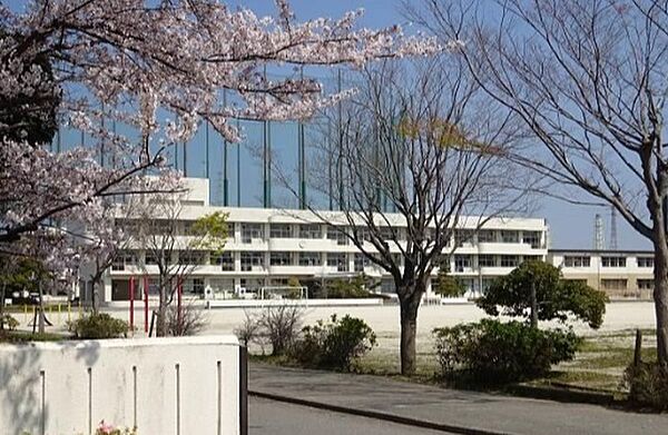 奈良輪小学校（600m）