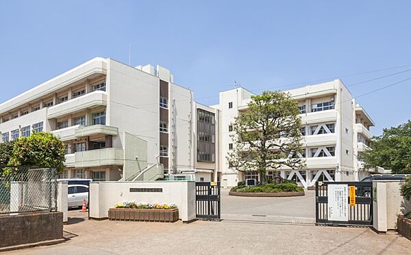 船橋市立八木が谷中学校（750m）