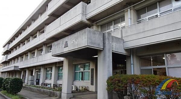 貝塚中学校（680m）