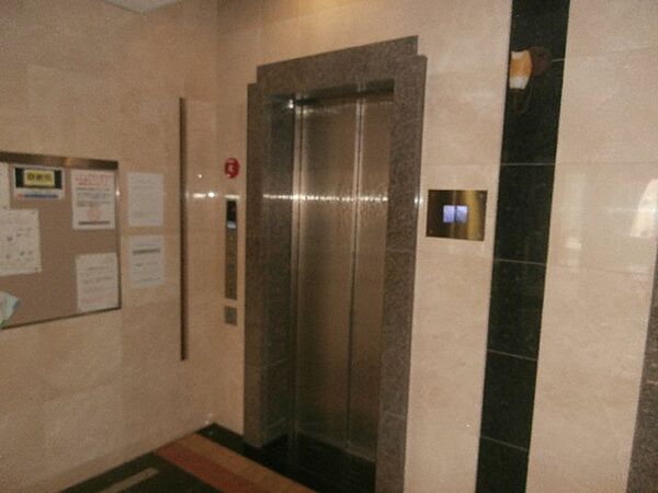 画像13:エイペックス大阪城西　エレベーター