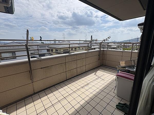 出幅2ｍ以上のゆとりあるバルコニー