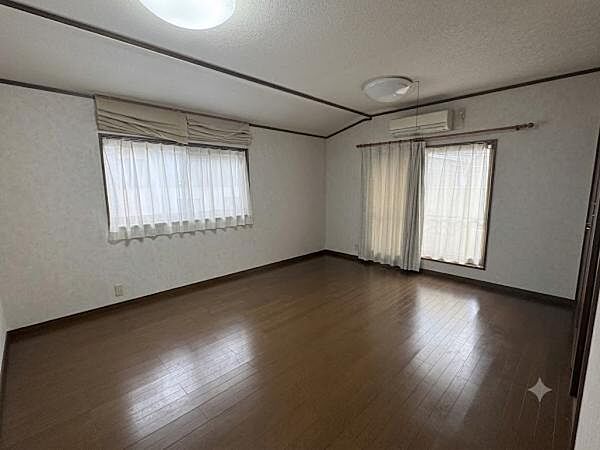生成ＡＩにより家具を削除した加工画像です。