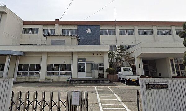 detached 宮城県岩沼市阿武隈1丁目4-13
地図を見る