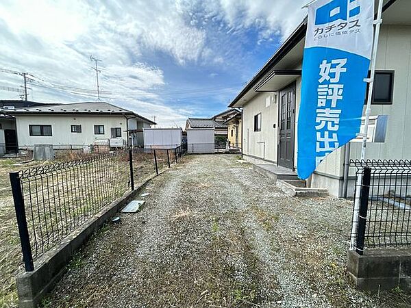 【リフォーム済み】駐車場です。お車の運転が苦手な方でも簡単に停められます。