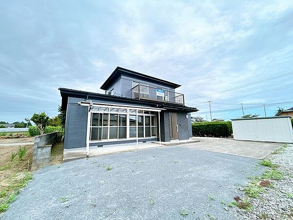 【リフォーム完了】外壁屋根は塗装を行いました。駐車は4台分になりました。お車複数台所有の方におすすめです。