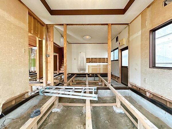 【リフォーム中】現在洋室のお部屋はキッチンのお部屋とつなげて、12.25帖洋室に間取変更します。広々としたお部屋になりますので、ご夫婦の寝室にいかがでしょうか。