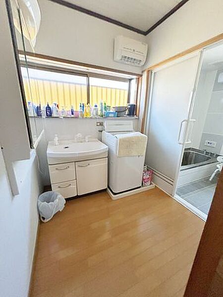 【リフォーム中】洗面所です。クリーニングと設備点検を行います。